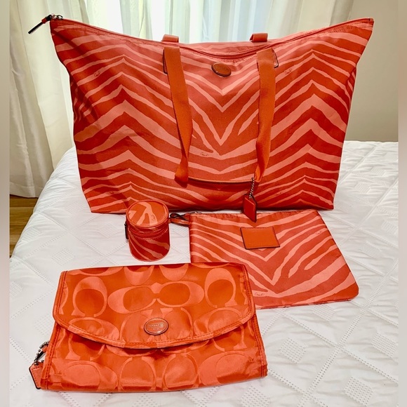 X-Large Coach Weekender Travel Set - Picture 11 of 16